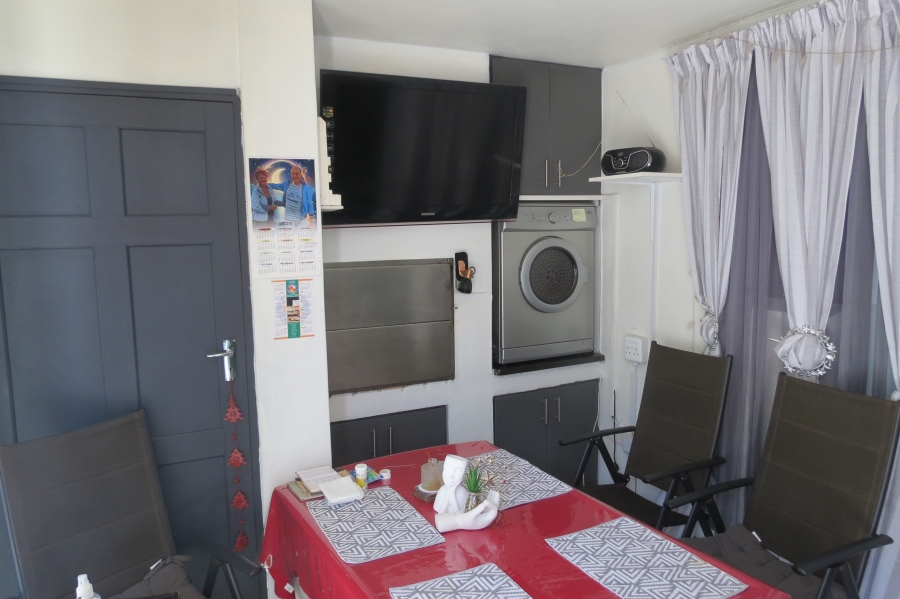 1 Bedroom Property for Sale in Hartenbos Central Western Cape